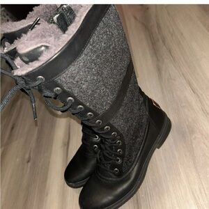 UGG Elvia Boots Women's Size 6.5 Waterproof Tall Lace Up Black Sheepskin Sherpa